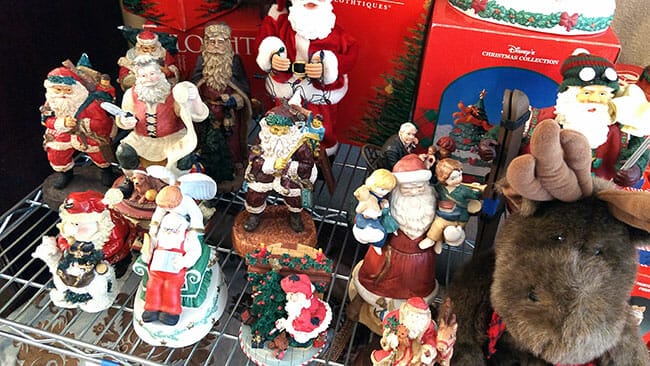 More Santa figurines